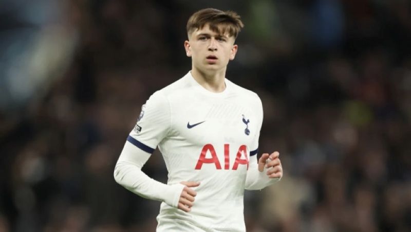 Cầu thủ trẻ tuổi nhất CLB Tottenham ra mắt tại Premier League